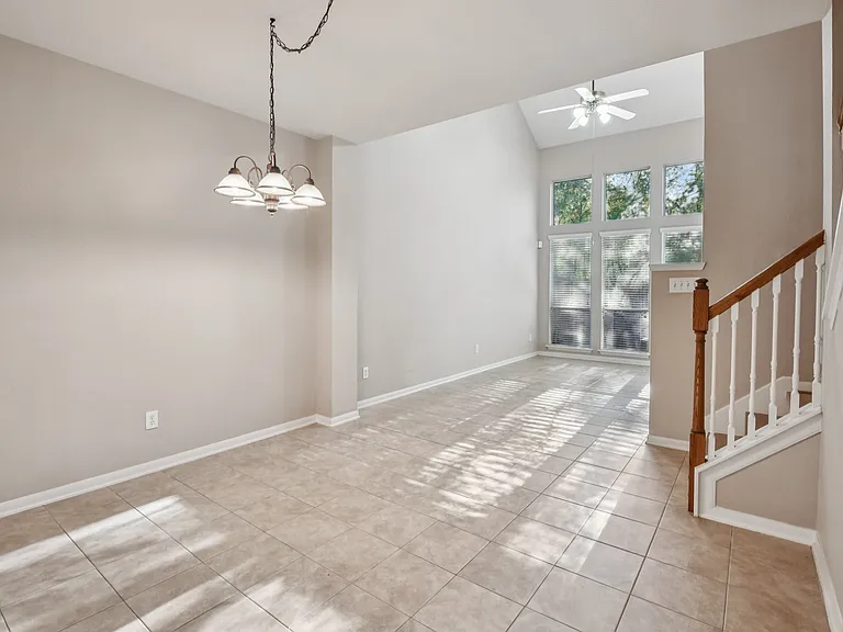 27 Endor Forest Pl — Photo 7