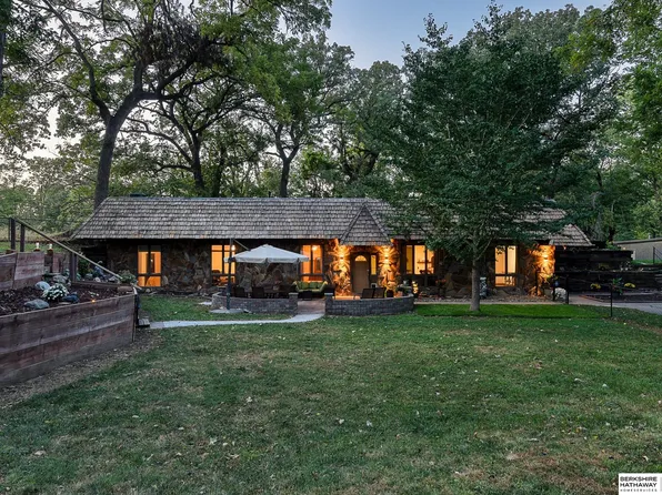 4128 State St, Omaha, NE 68112