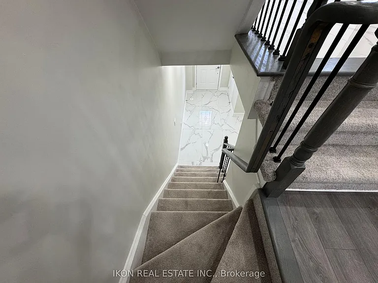 67 Sprucedale Way E — Photo 27