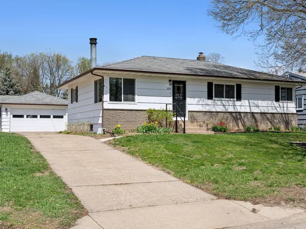 1020 3rd St NW, New Brighton, MN 55112
