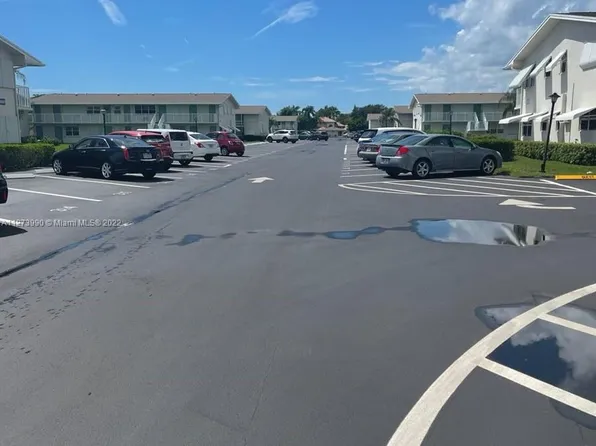 580 Horizons W APT 110, Boynton Beach, FL 33435