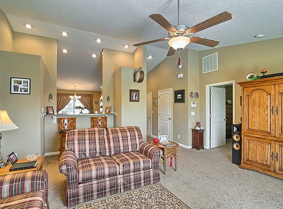 4th image of 4824 Bernheim Dr