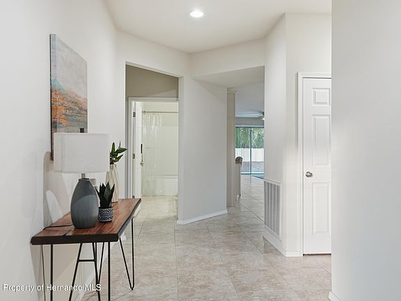 4th image of 15571 Stone House Dr