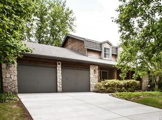 15940 Country Ridge Dr, Chesterfield, MO 63017