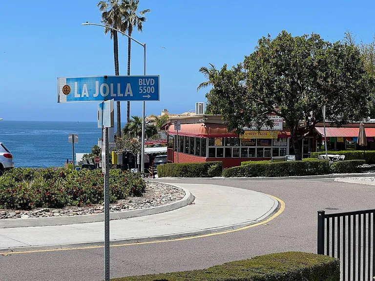 5366 La Jolla Blvd #101C — Photo 36