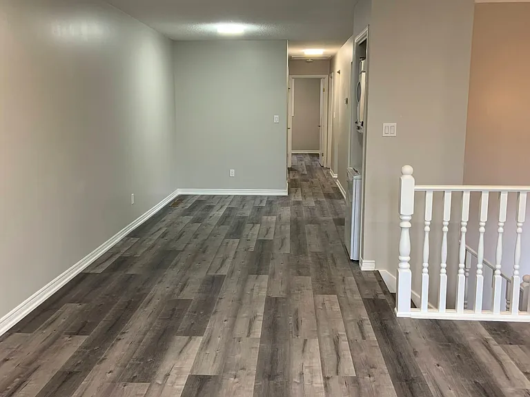87 Chapel Hill Cres #MAIN — Photo 2