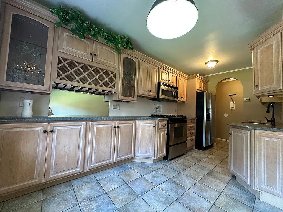 288 Regency Park Dr