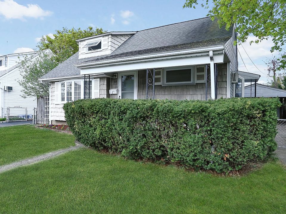 1st image of 69 Moeller St