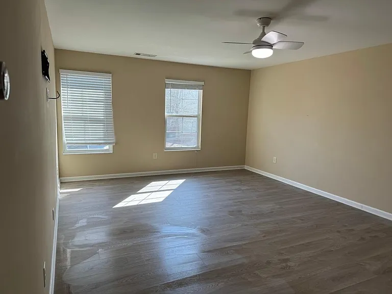 1620 Shire Village Dr — Photo 36