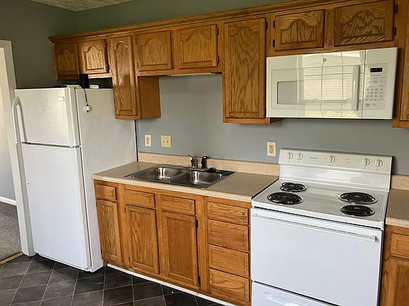 5th image of 1115 1/2 W 17th St