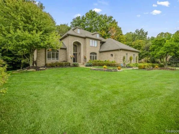 7809 Haverhill Ct N, Canton, MI 48187