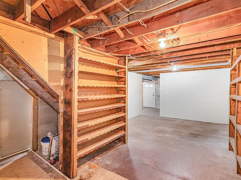 9 W Highland Ave — Photo 24