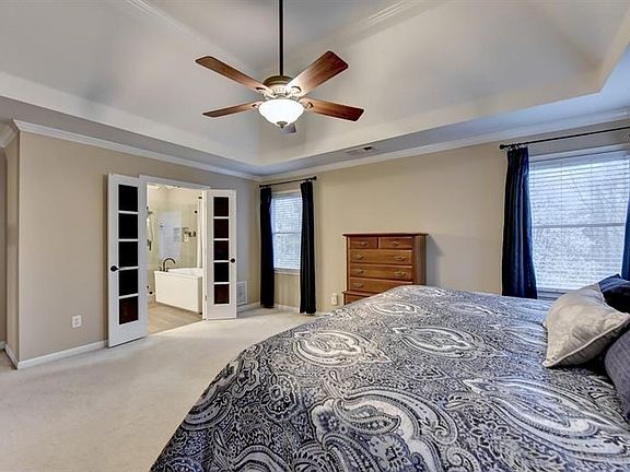 3rd image of 1464 Lake Heights Cir