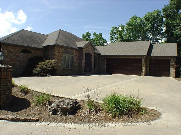 2nd image of 29 Stonehaven Dr