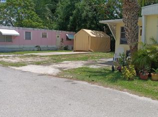 1064 N Tamiami Trl #17, North Fort Myers, FL 33903