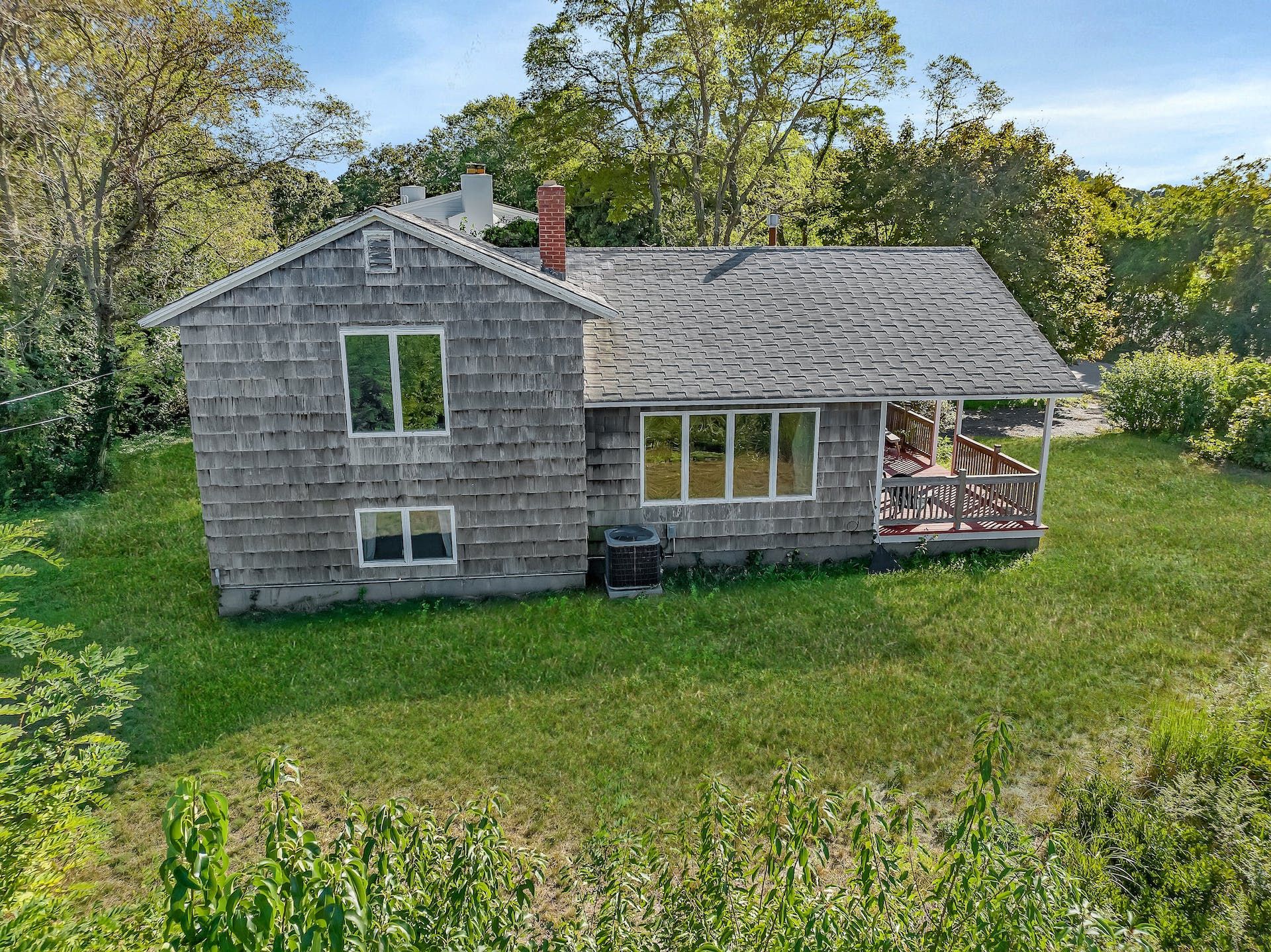 14 Hildreth Pl, Hampton Bays, NY 11946 Out East