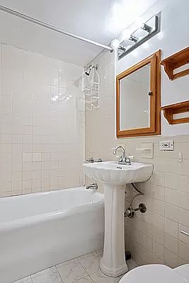 3rd image of 320 E 42nd St APT 2103