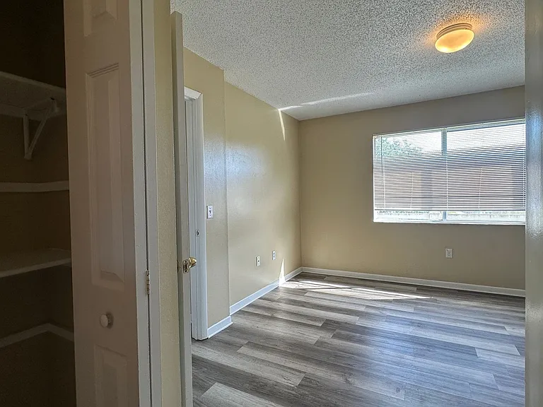 112 Cory Ln — Photo 18