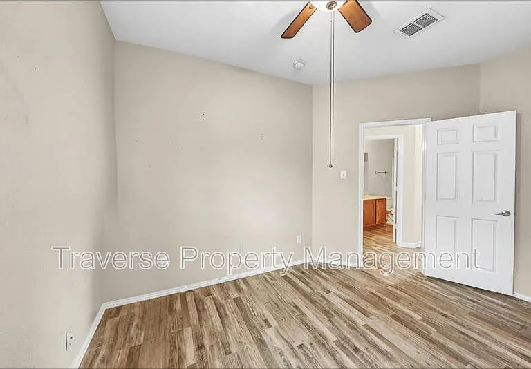 10001 Blue Bell Dr — Photo 16