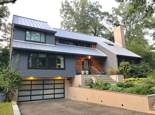 40 Stone Cabin Rd, New Rochelle, NY 10801