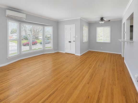 2nd image of 5355 Ocana Ave