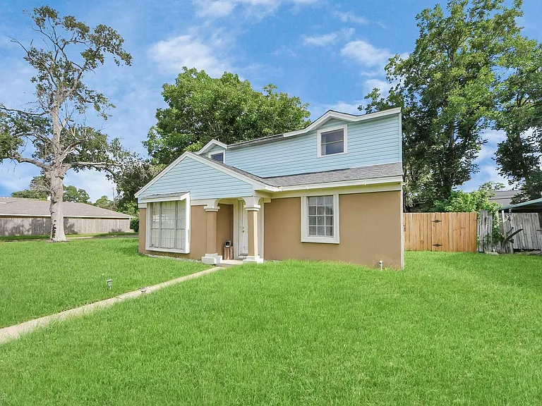 2513 Leslie St — Photo 29