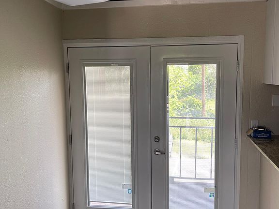5th image of 205 N Columbia Dr #26