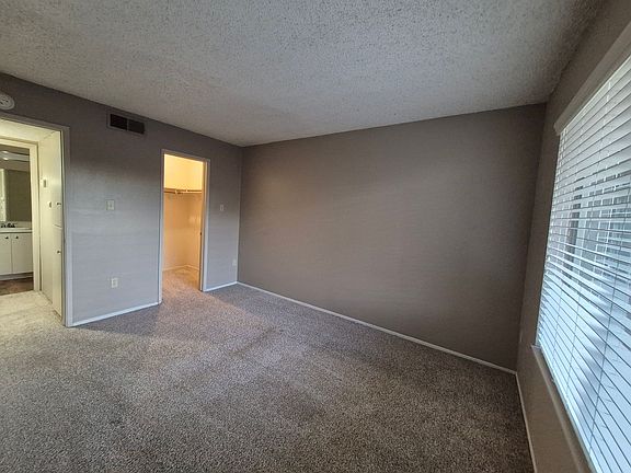 4th image of 2816 O St #4