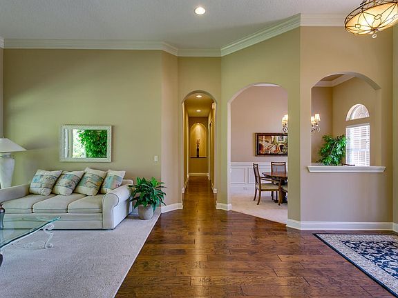 Entry_Foyer_View_2