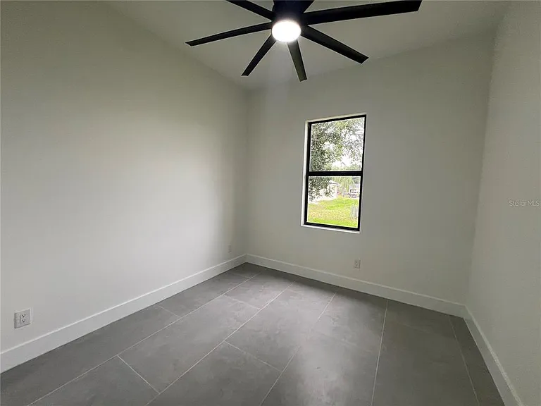 21492 Dollard Ave — Photo 10