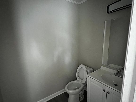 2nd image of 279 Ellis Rd
