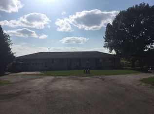 422 W Tremont St, Waverly, IL 62692