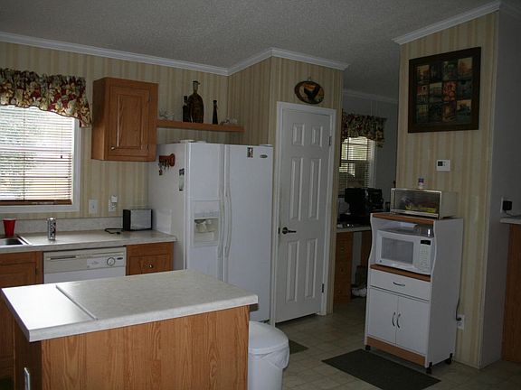 5th image of 3400 NE 135th St