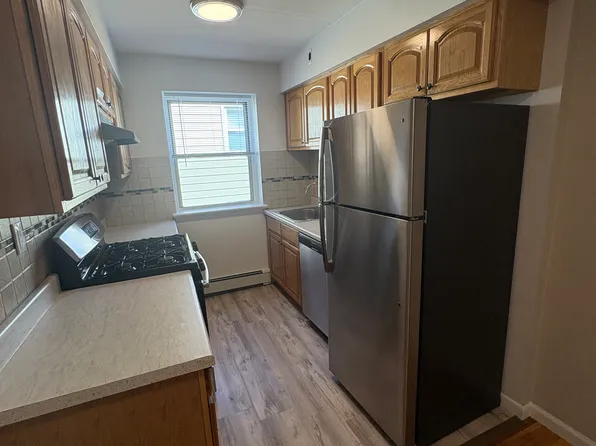 Central House, 24 Central Ave #42ebd7a18, Ridgefield Park, NJ 07660