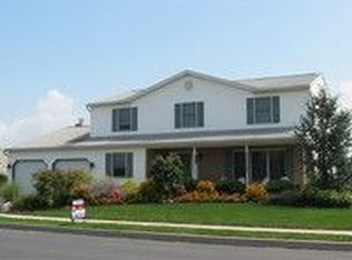 924 Maplewood Ln, Enola, PA 17025