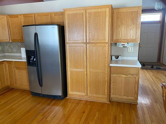 4th image of 3825 Yellowstone Ct N
