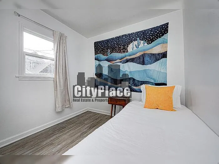 959 Lexington Ave — Photo 17