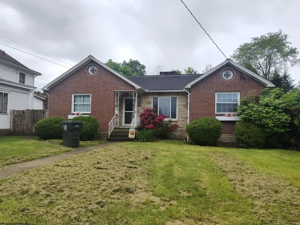71 Smithfield St, Buckhannon, WV 26201