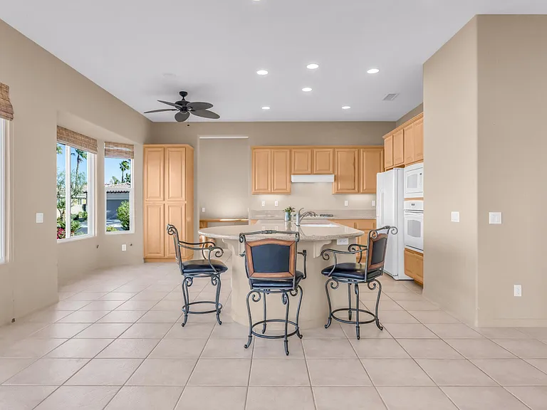 27 Shoreline Dr — Photo 9
