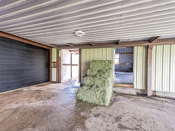 5th image of 1619 County Road 387