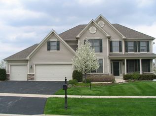 372 Megan Ann Ct, Geneva, IL 60134