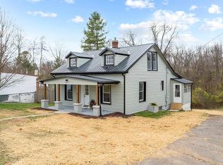 6549 New River Rd, Fairlawn, VA 24141