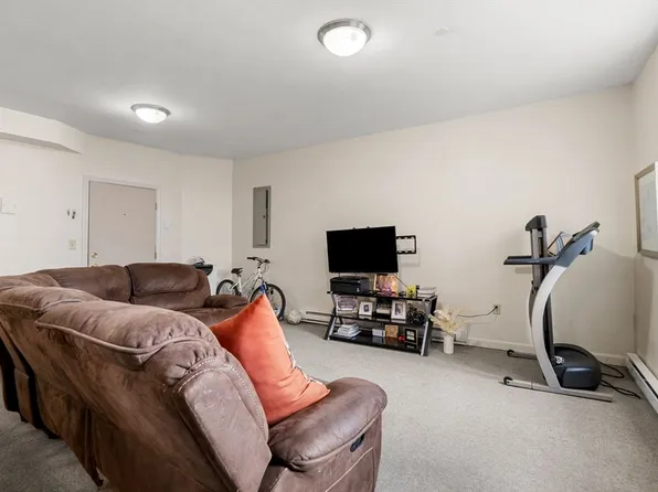 115 Salem St #6, Lowell, MA 01854