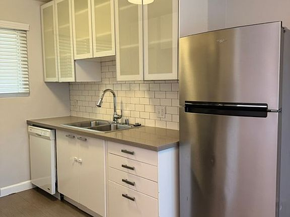2nd image of 8532 Saturn St APT 5