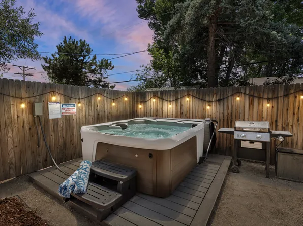 2945 S Zurich Ct, Denver, CO 80236