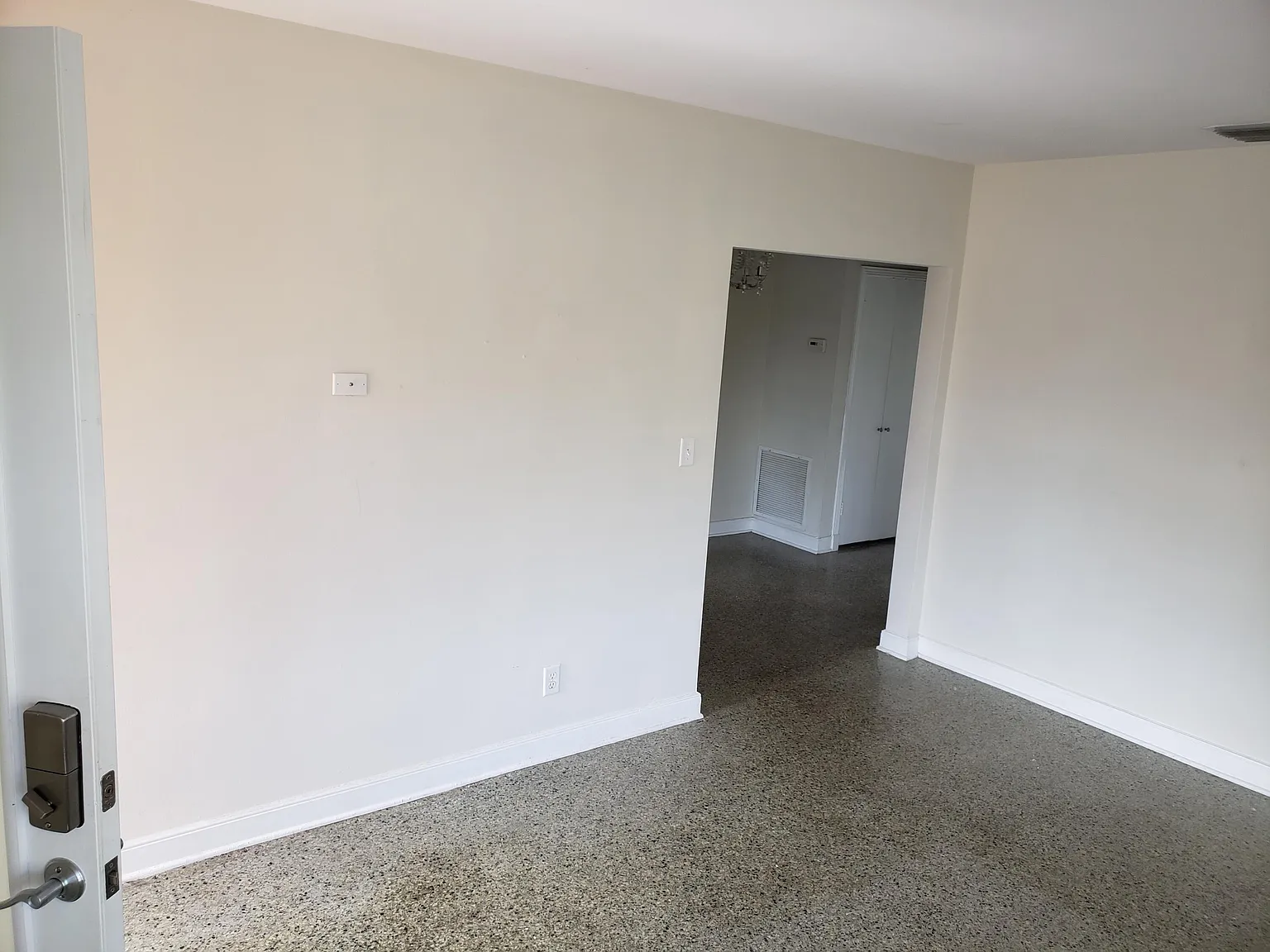 1 bed, 1.0 bath, 500 sqft, $1,700 — Photo 3