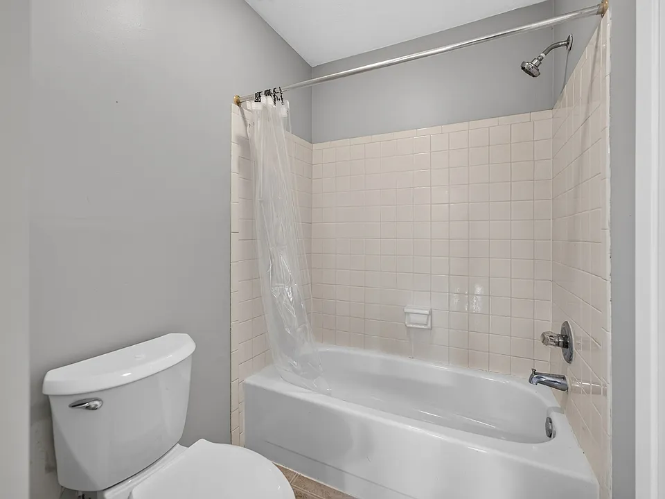 244 Coventry Ct