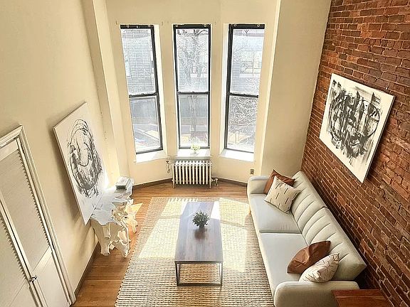 3rd image of 117 W 92nd St APT 3A
