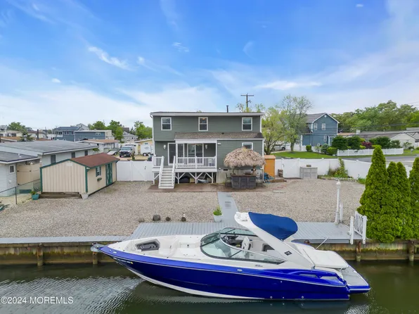 302 Stephan Avenue, Toms River, NJ 08753