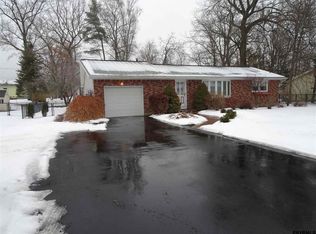 16 Circle Dr, Voorheesville, NY 12186